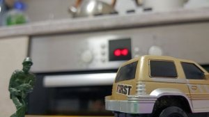 1 серия Жизнь Виа купил машину на аукционе и там был робот пластилиновая анимация