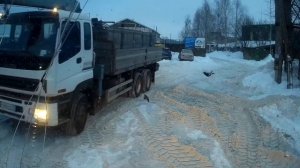 Посадил машину в Ижевске. Откопали трактором.