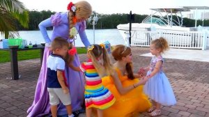 День рождения Насти! 4 года и Зоопарк в подарок и Тролли