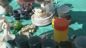 Блошиный рынок  Петербург  Летний зной