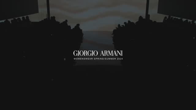 Показ  женской коллекции Giorgio Armani весна-лето 2024
