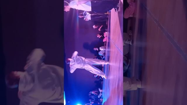 смотрю на выступление ребят. даже сама участвовала это ребята которые же, как я тоже танцоры смотреть онлайн