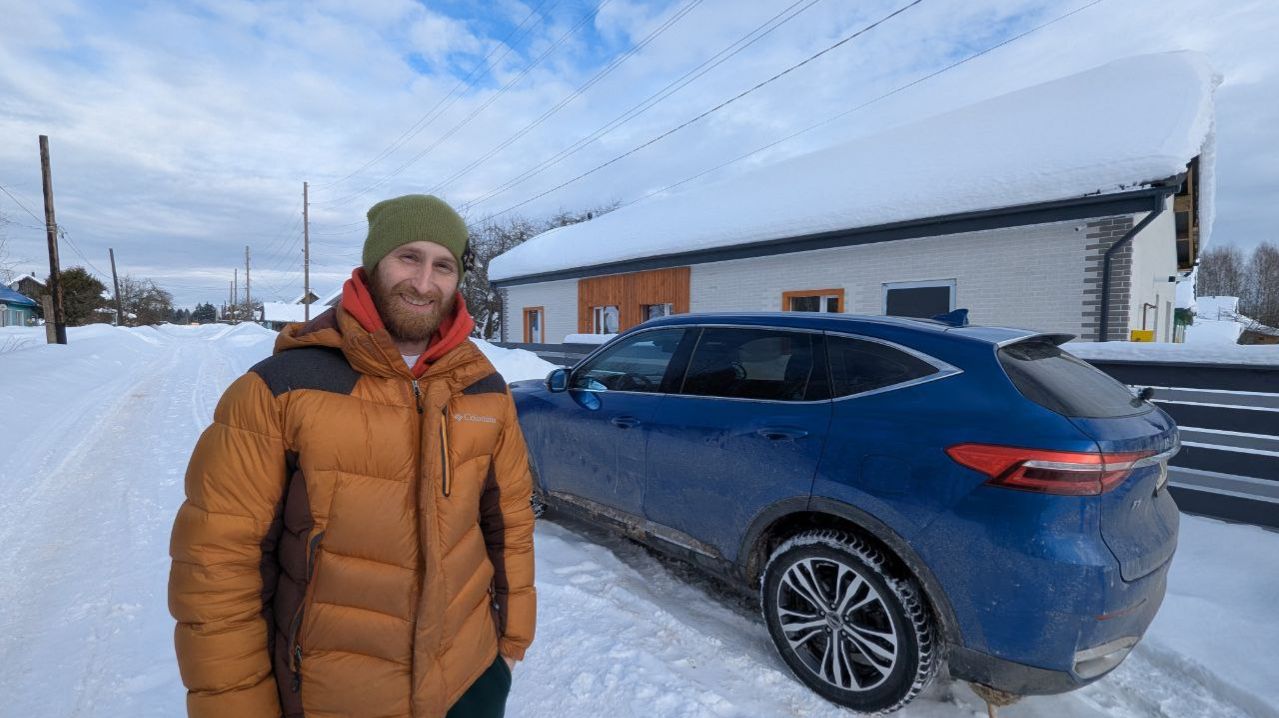 Обновили машину, почистили крышу от снега.mp4 смотреть онлайн