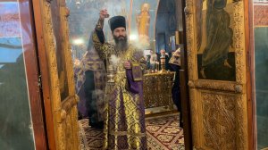 «ПЛАЧУТ АЛЧУЩИЕ ГЛАЗА НЕЗЕМНОЙ ОБРАЗОВ ПЕЧАЛЬЮ…»