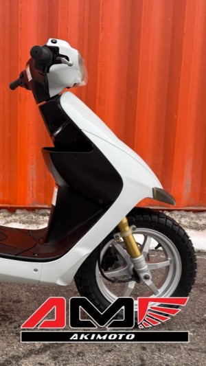 Топовый скутер Suzuki ZZ INCH UP