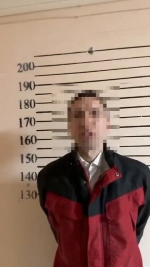 Любителя потереться об женщин на воронежских остановках задержали

Извинения на камеру прилагаются.