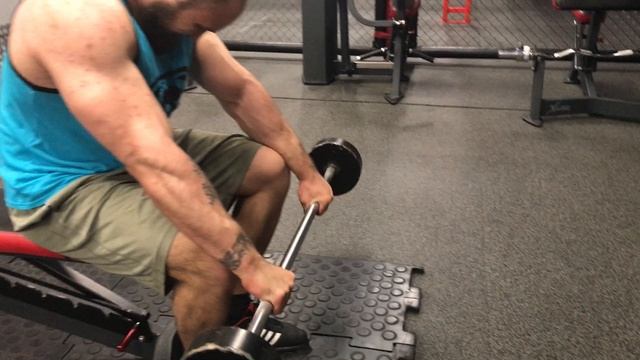 Надхват сидя на скамье