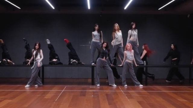 ive blackhole dance mirror смотреть онлайн