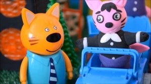 Три кота, 8 марта! Виде с игрушками Эники Беники