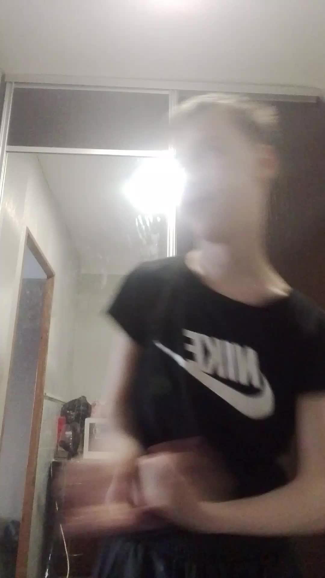 в 12:00 Стрим смотреть онлайн