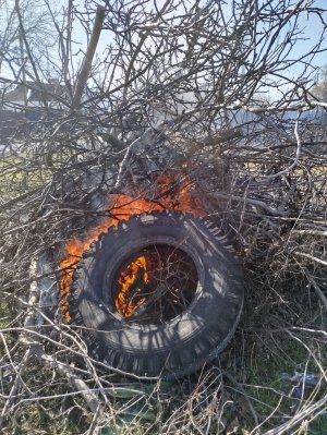 горит колесо