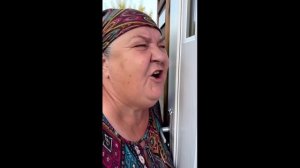 Дед завис в туалете