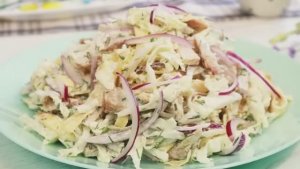 Салат "Дама с характером" Попробуйте и влюбитесь! Нежный снаружи- яркий и дерзкий внутри!