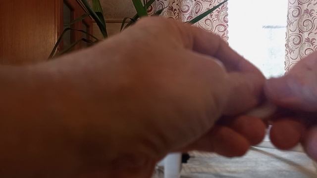 Клапан подачи воды  наливной  в бачок унитаза.