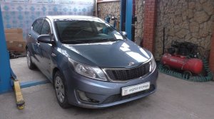 Как стучат стойки переднего стабилизатора на Kia Rio 1,4 Киа Рио 2013 года