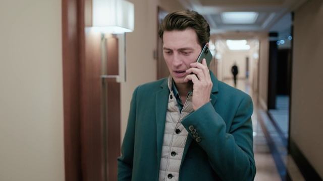 Первый отдел. Шибанов стоит на коленях перед Брагиным, чтобы он его забрал на какое-нибудь дело