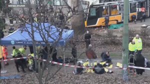 Трамвай с пассажирами сошёл с рельсов в Милане