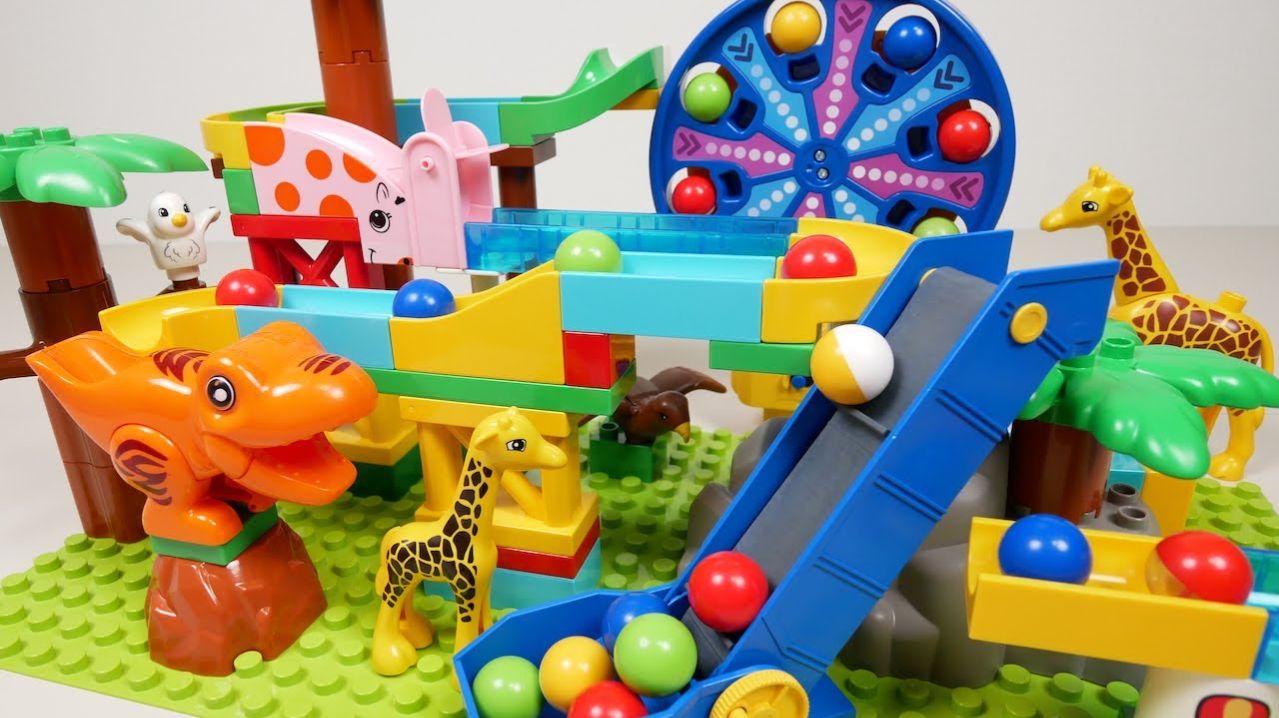 СТРОИМ ГОРКУ ДЛЯ ШАРИКОВ С ПОДЪЕМНИКОМ КАТАЕМ ШАРИКИ ВИДЕО ДЛЯ ДЕТЕЙ ДЕТСКИЙ КАНАЛ ИГРАЛКИ-ЗАЛИПАЛКИ