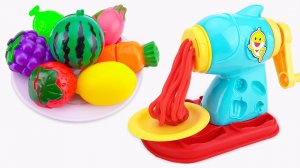 Мультики для детей и малышей. Как  приготовить радужную лапшу из фруктовых игрушек.