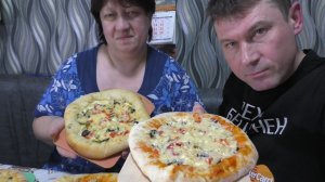 ЖЕНА НАУЧИЛА ГОТОВИТЬ ПИЦЦУ! Я добавил изменения и сделал ТРИ РАЗНЫХ ПИЦЦЫ!