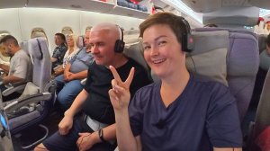 Летим в ДУБАЙ! Emirates Расстроил! Замёрзли как ЦУЦИКИ в самолёте! Чем КОРМЯТ из Бангкока в Дубай?