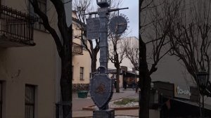 Живая легенда Бреста. Брестский фонарщик в ручную зажигает каросиновые фонари.