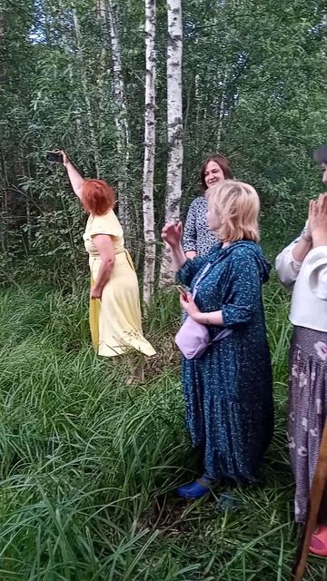 Пуск венков в воду.