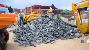 История спасательной команды полицейские машинки игрушечной строительной машины