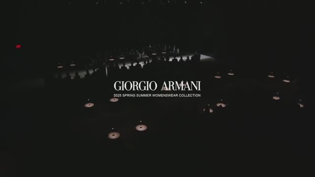 Показ женской коллекции Giorgio Armani весна-лето 2025