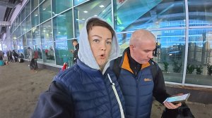 Мы ДОМА! Как встретила нас СУРОВАЯ СНЕЖНАЯ Россия? Проблемы на ГРАНИЦЕ и весёлый ТАКСИСТ) Влог