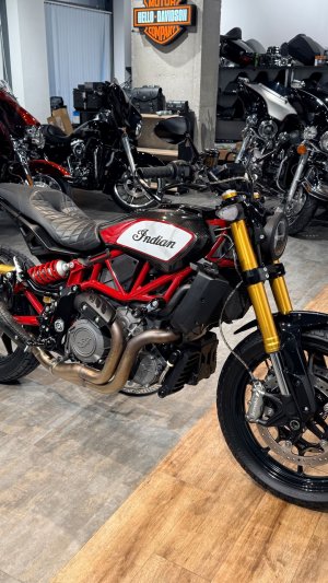 2021 INDIAN FTR1200 Red Carbon 4K (VIN *56KR*0538)