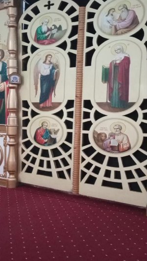 Божественная служба в храме Святой Троицы