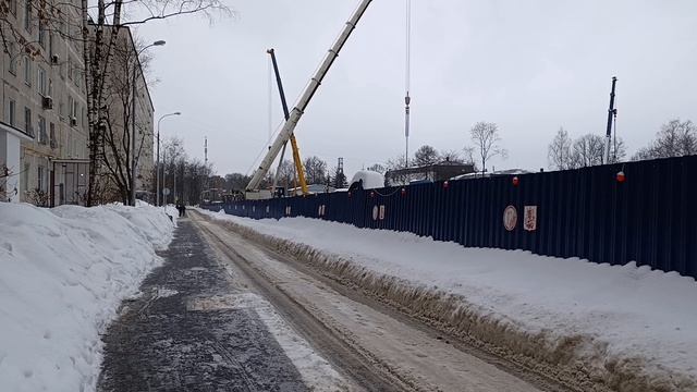На площадку Серебряный Бор Рублёво-Архангельской линии привезли тюбинги смотреть онлайн