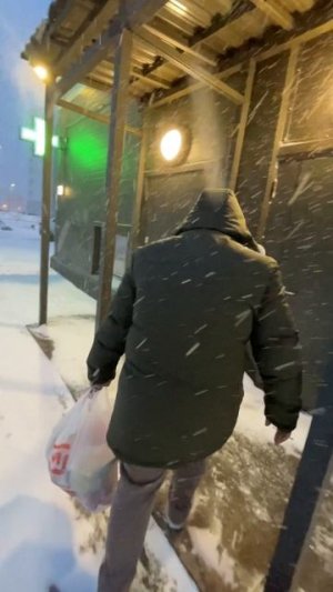 Санкт – Петербург завалило снегом в конце Февраля.