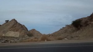 Такие вот горушки на выезде из Маската!