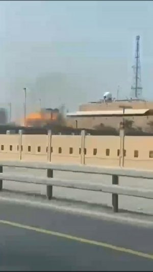 Появились кадры прилёта иранской баллистики по базе США в Бахрейне