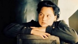 Деревня в цвете через Алису ии.mp4