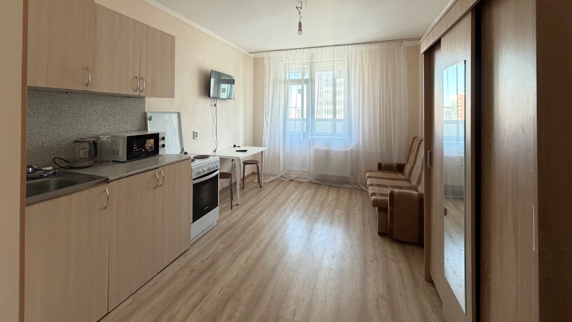 Светлая и уютная квартира-студия