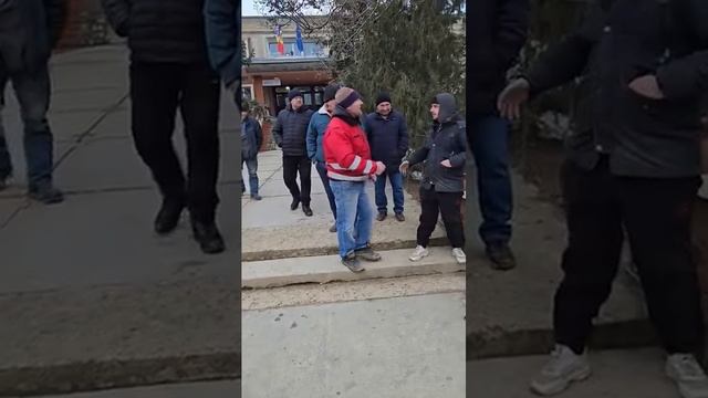 Dacia la preț de Ferrari 83 mii lei pe reparația mașinii de serviciu la primăria Caplani Ștefan Vodă смотреть онлайн