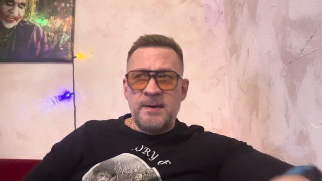 Женщин много и смысл жить с одной ,если она все равно обесценит и нужно это прин