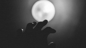 Песнь одиночества,  сл.  В. Шентала,  муз.  и  исп.  ИИ SUNO