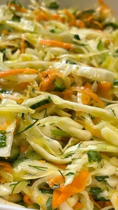 САЛАТ из свежей КАПУСТЫ с очень ВКУСНОЙ ЗАПРАВКОЙ (постный рецепт)