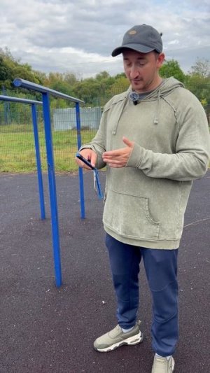 Как крутить нож бабочку вокруг пальца