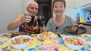 Мукбанг ОТМЕТИЛИ приезд домой! ВОЛОСЫ дыбом, мы были на ВОЛОСКЕ летя через Дубай! Семейный ужин