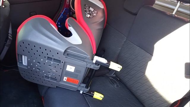 Немецкое кресло в японской машине