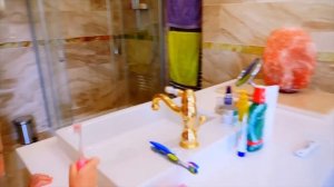 Влог： Настя проводит хаус тур в Испании