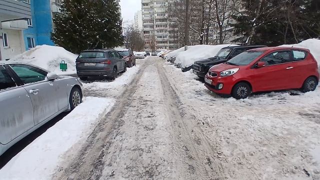 Проблема парковки в московском дворе многоквартирного дома