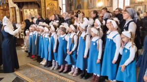 ХОР ВОСПИТАННИЦ ИВЕРСКОЙ ГИМНАЗИИ УКРАСИЛ ПРЕСТОЛЬНЫЙ ПРАЗДНИК В ЧЕСТЬ ИВЕРСКОЙ ИКОНЫ БОЖИЕЙ МАТЕРИ