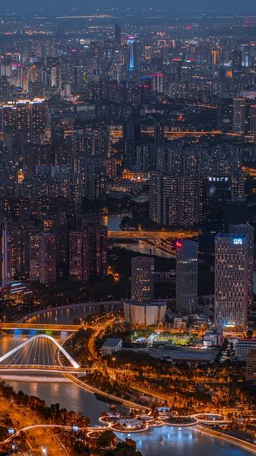Город Чэнду: ночной киберпанк огромного мегаполиса, Китай