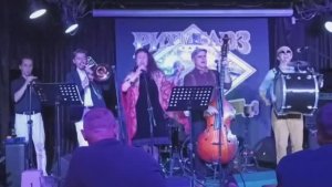 "Моя цыганская" (на французском языке) Испанка из Барселоны Маричель поет русские песни и романсы